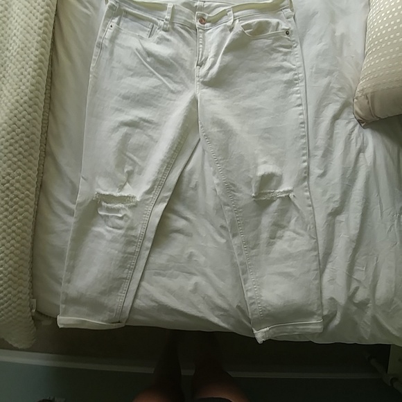 Old Navy cropped ripped skinny Jeans - Picture 2 of 5